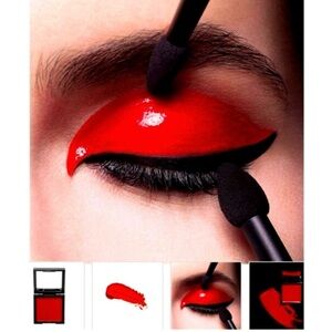 New Surratt Vibrant Red Eyeshadow